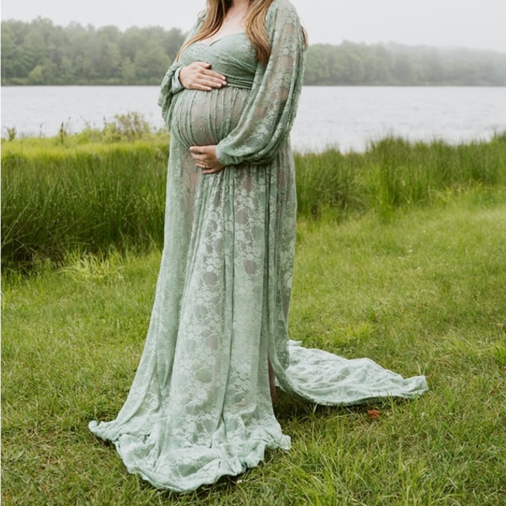 Elegant Green Lace Maternity Gown